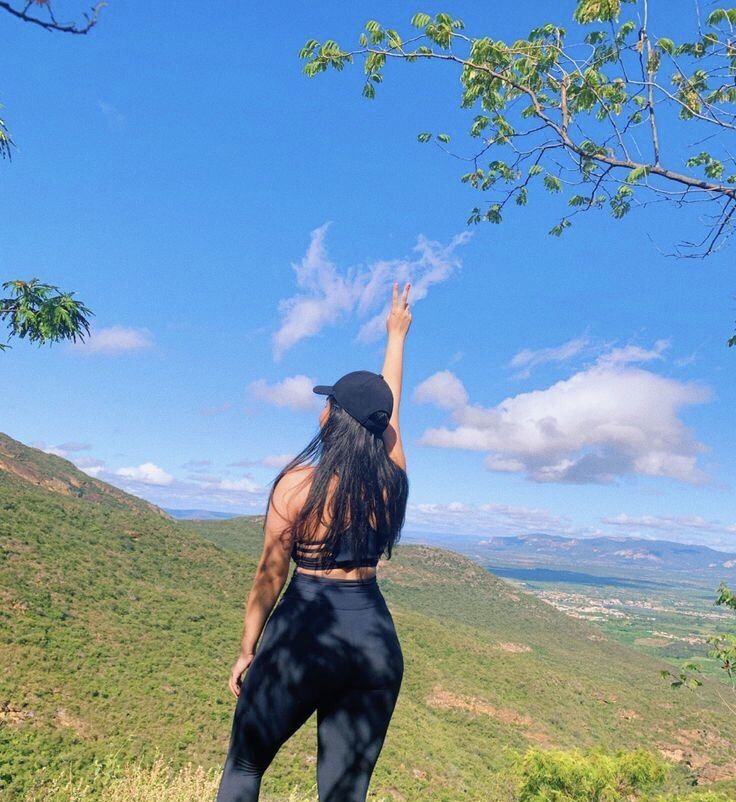 <em>Anabelle M.</em>